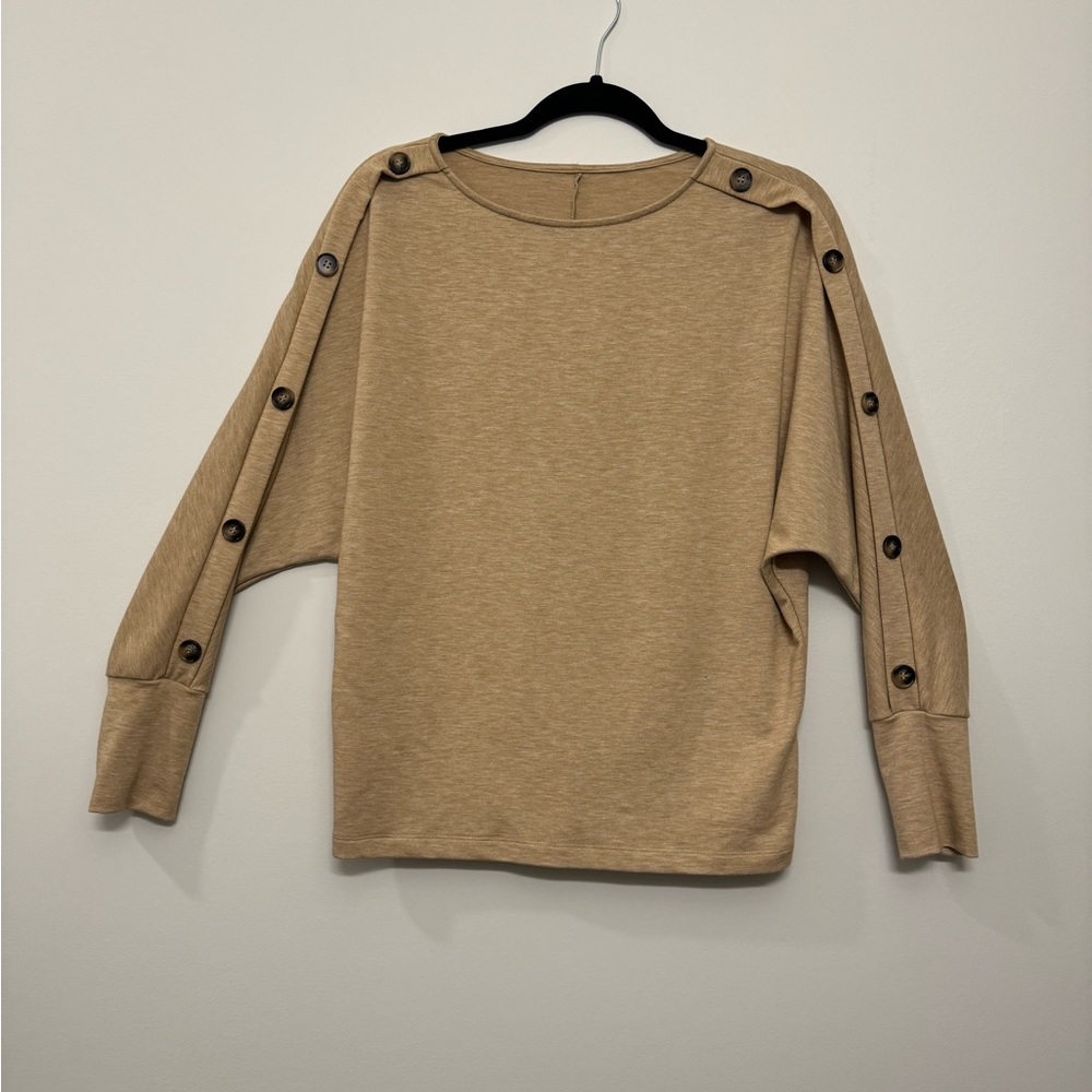 Long sleeve cotton, top with buttons on sleeve